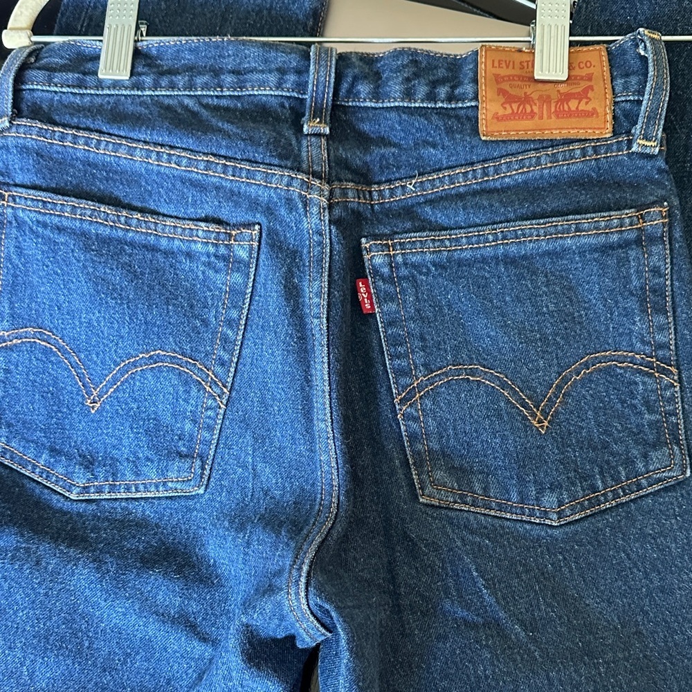 Levi's Women's High Rise Jeans - Indigo - Picture 3 of 8